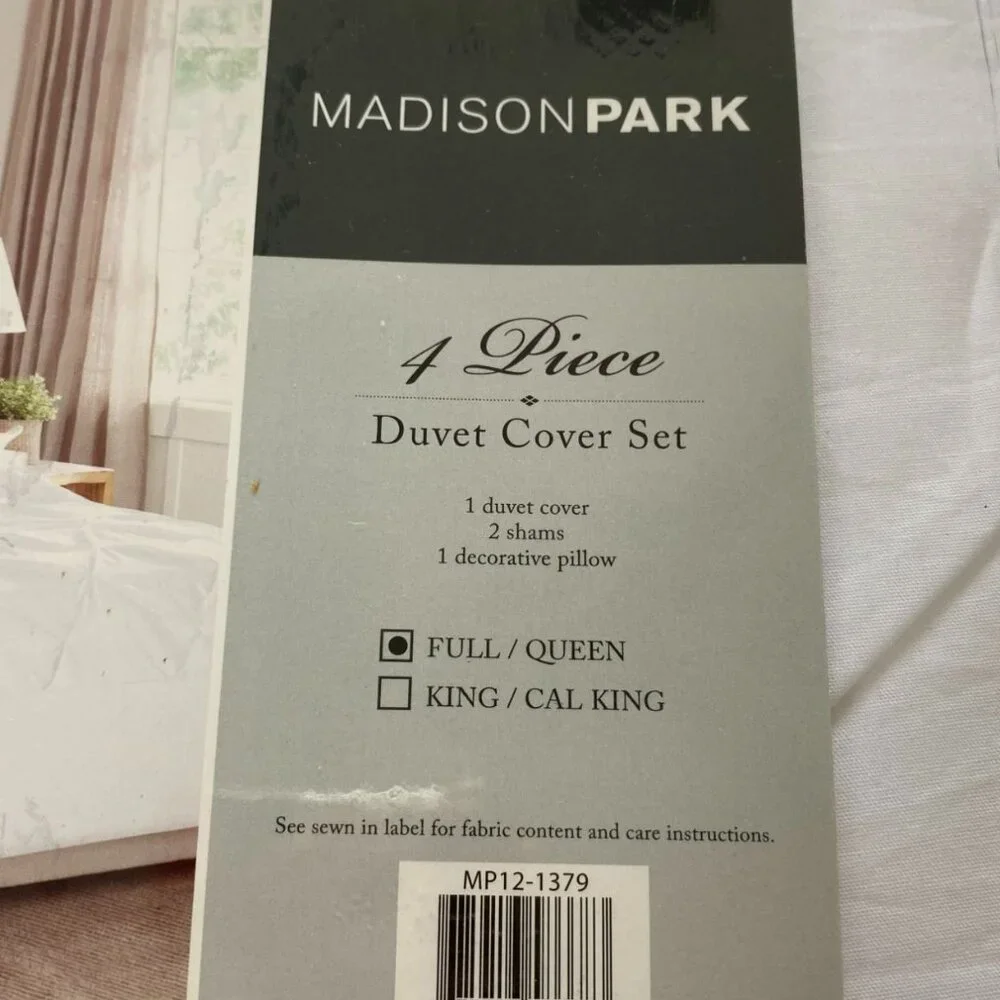 Madison Park NWOT 4 Pc F/Q White Duvet Cover Set with Grey and Beige Trim Glam - Picture 3 of 4